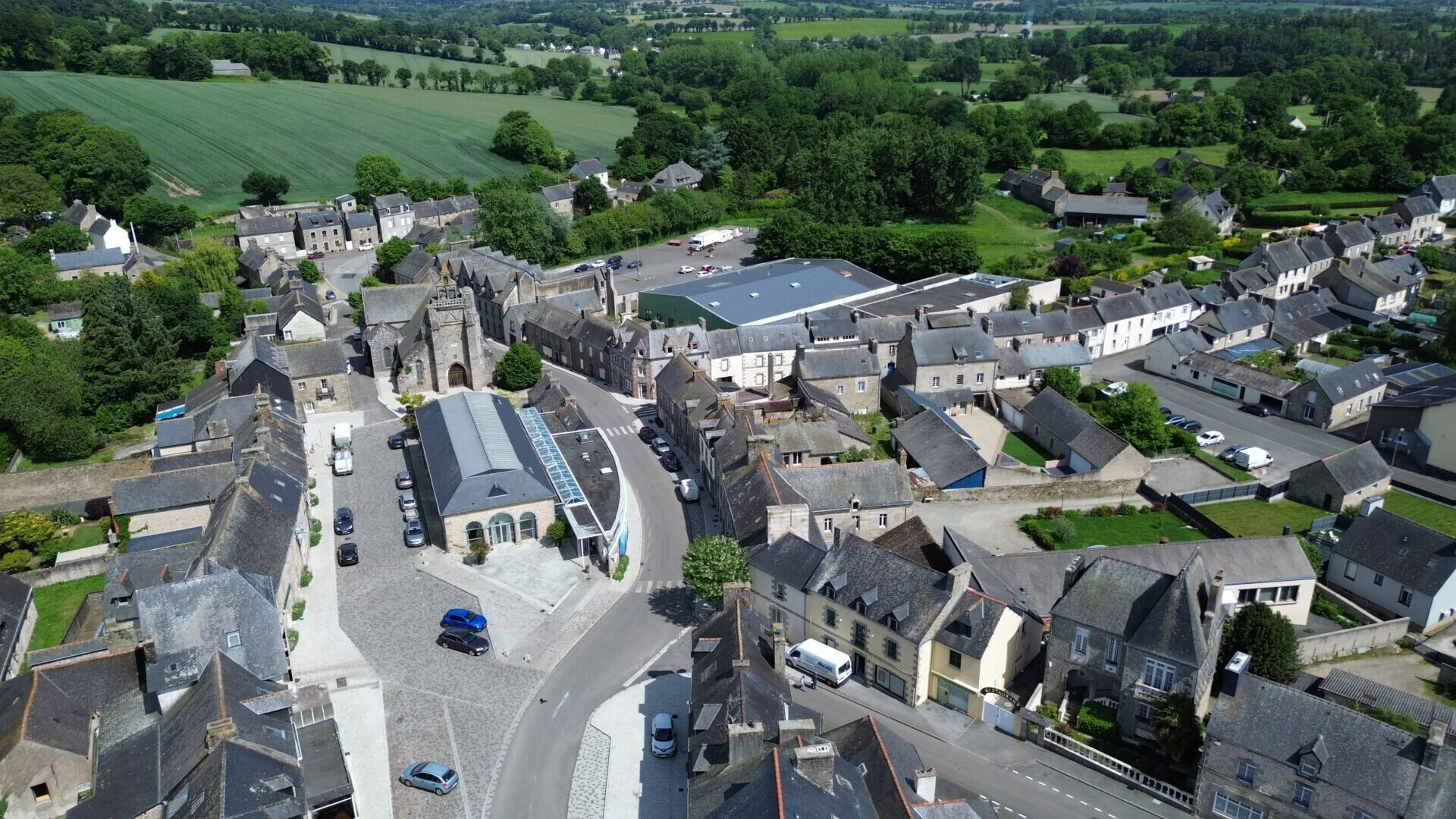 Saint Nicolas du Pelem eglise