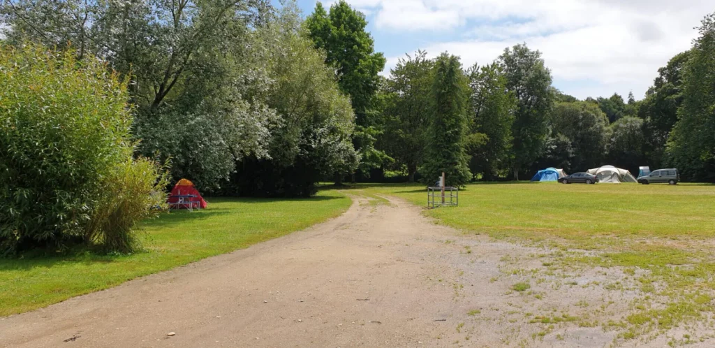 Camping - Saint-Nicolas-du-Pélèm - 01