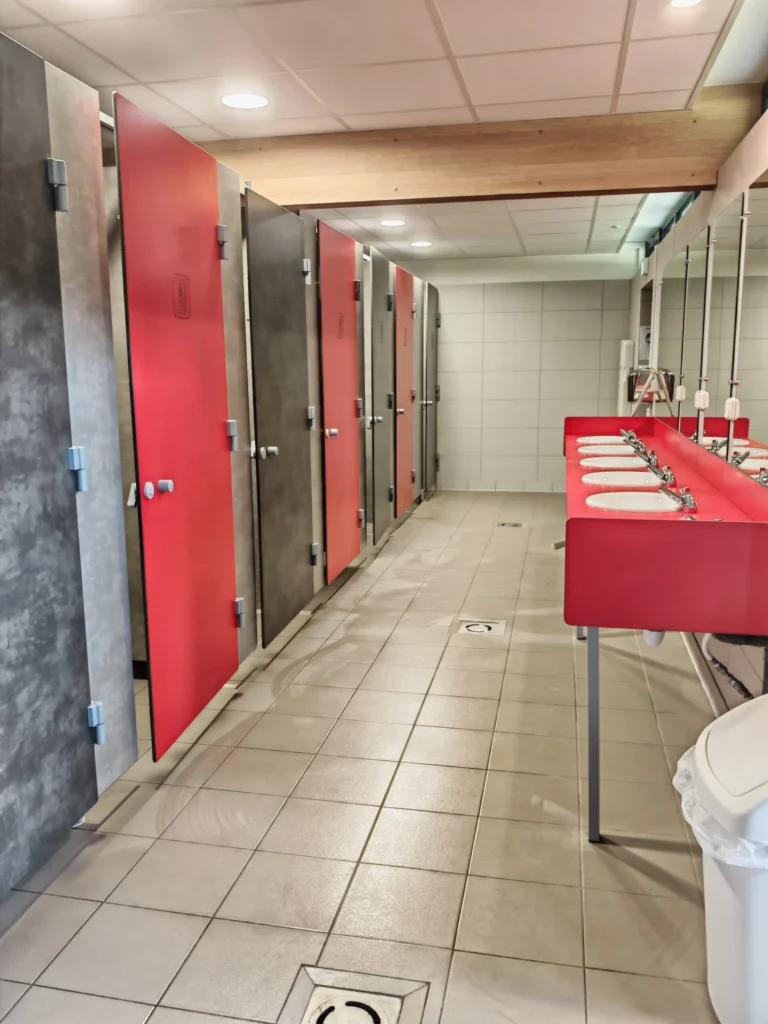 Camping douches- Saint-Nicolas-du-Pélèm - 15