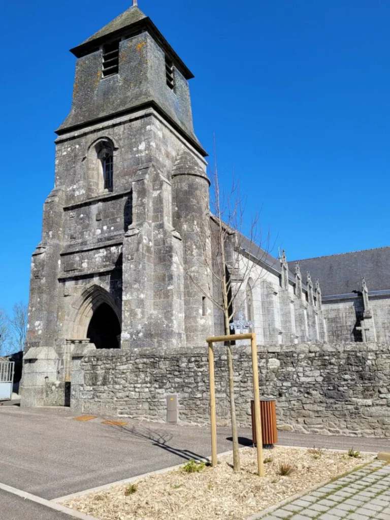 patrimoine 01 eglise st nicolas du pelem